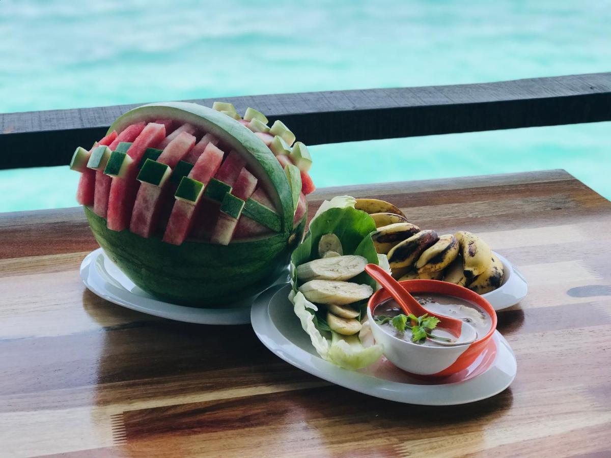 Shun Shun Water Bungalows Hotel Semporna Exterior photo